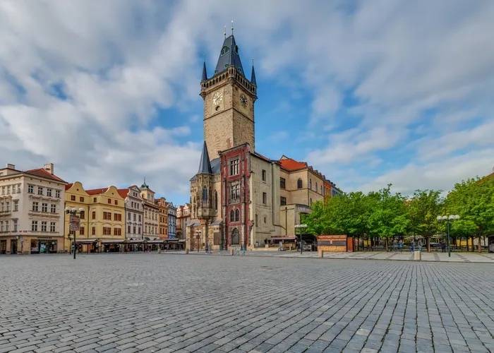 Tours d’Europe en autocar — photo : Milos Stekly / Pexels